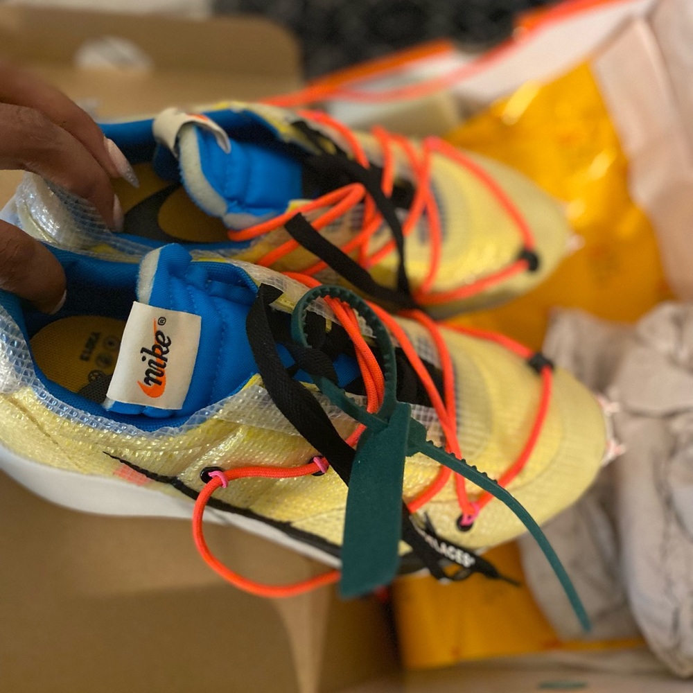 Off-White X Women’s Vapor Street Tour Yellow 8.5
